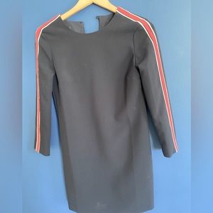 Banana Republic size 2 sheath dress navy with red and white stripe on sleeve